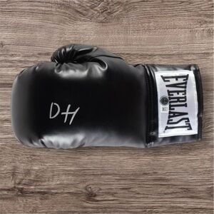 Devin Haney Signed Everlast Glove (Beckett)